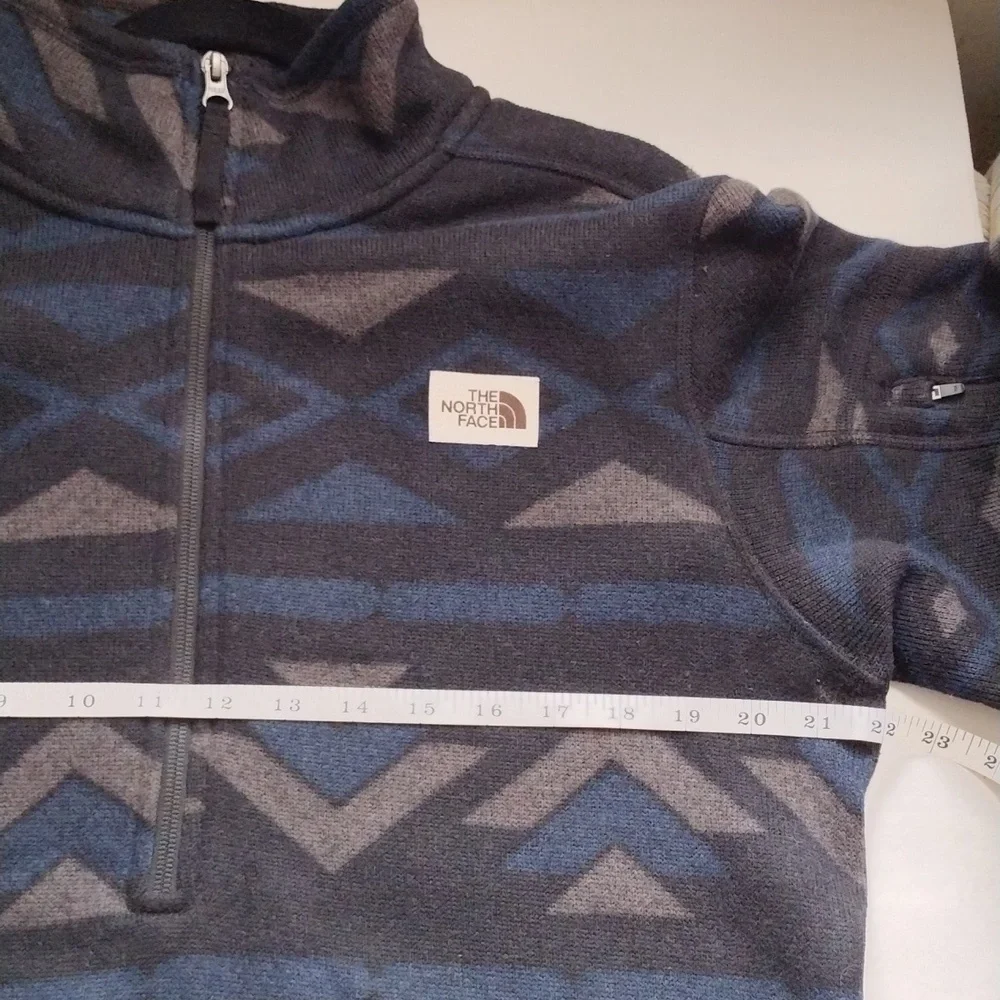 The North Face  Gordon Lyons Aztec 1/4 zip pullover M